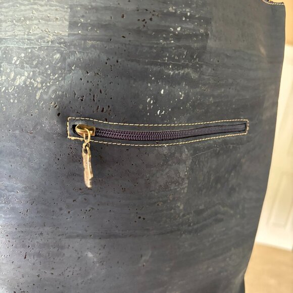 Navy & Tan Acorticeira Cork Flat Backpack Portugal Water Resistant Natural Vegan - Picture 8 of 11